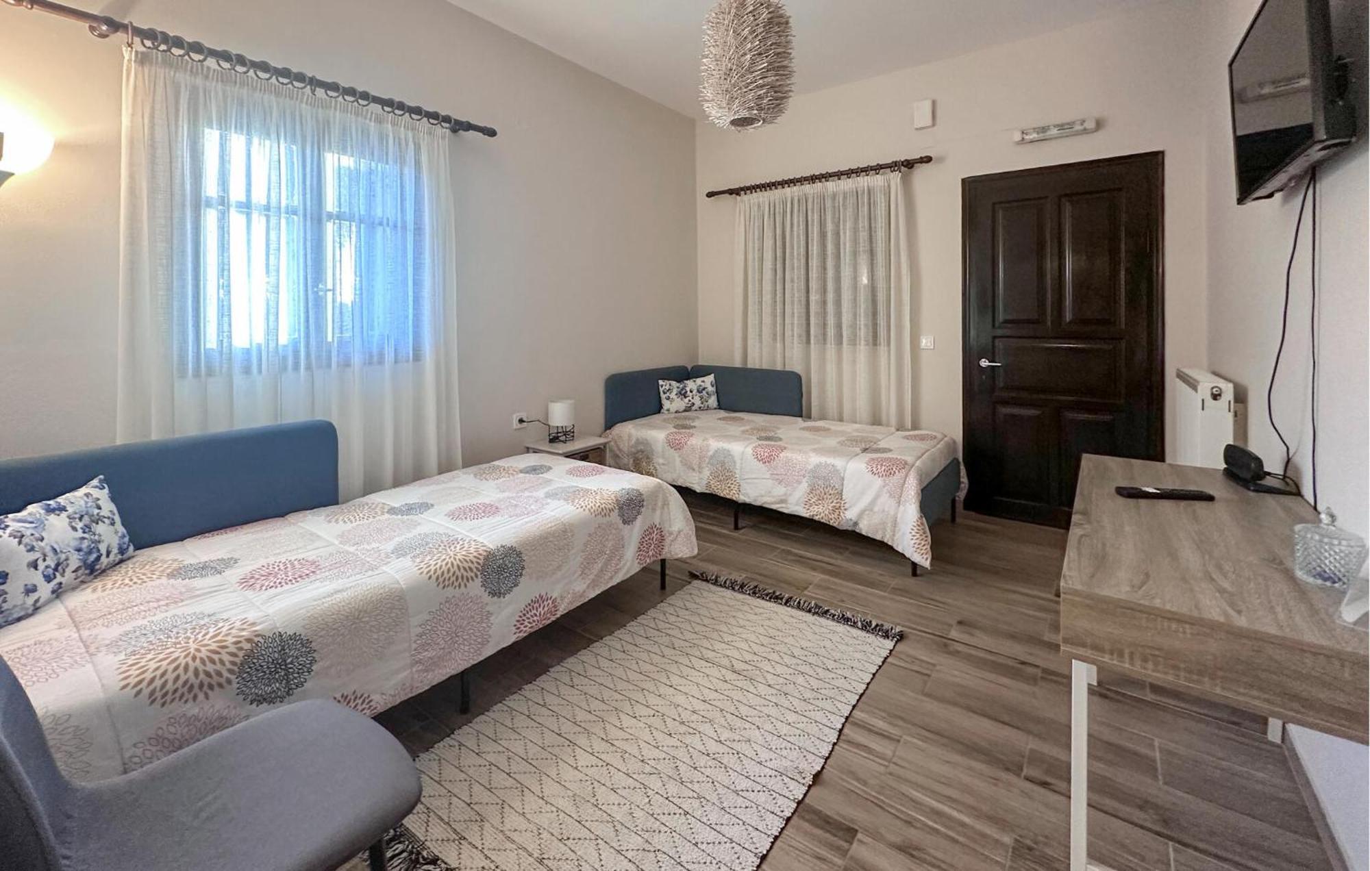 2 Bedroom Lovely Apartment In Leventoxori, Ilias Korakochori ภายนอก รูปภาพ